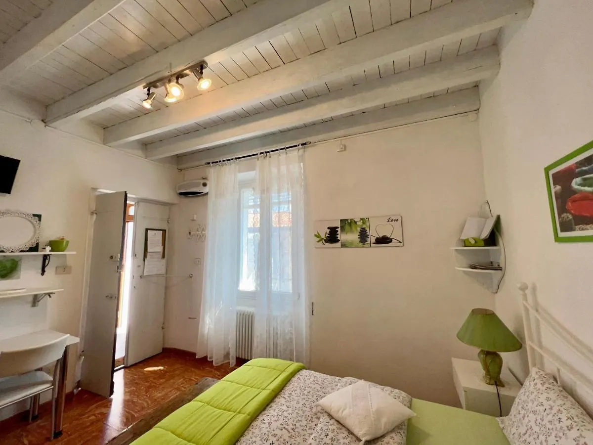 B&B By Lussy - Camera Verde Menaggio
